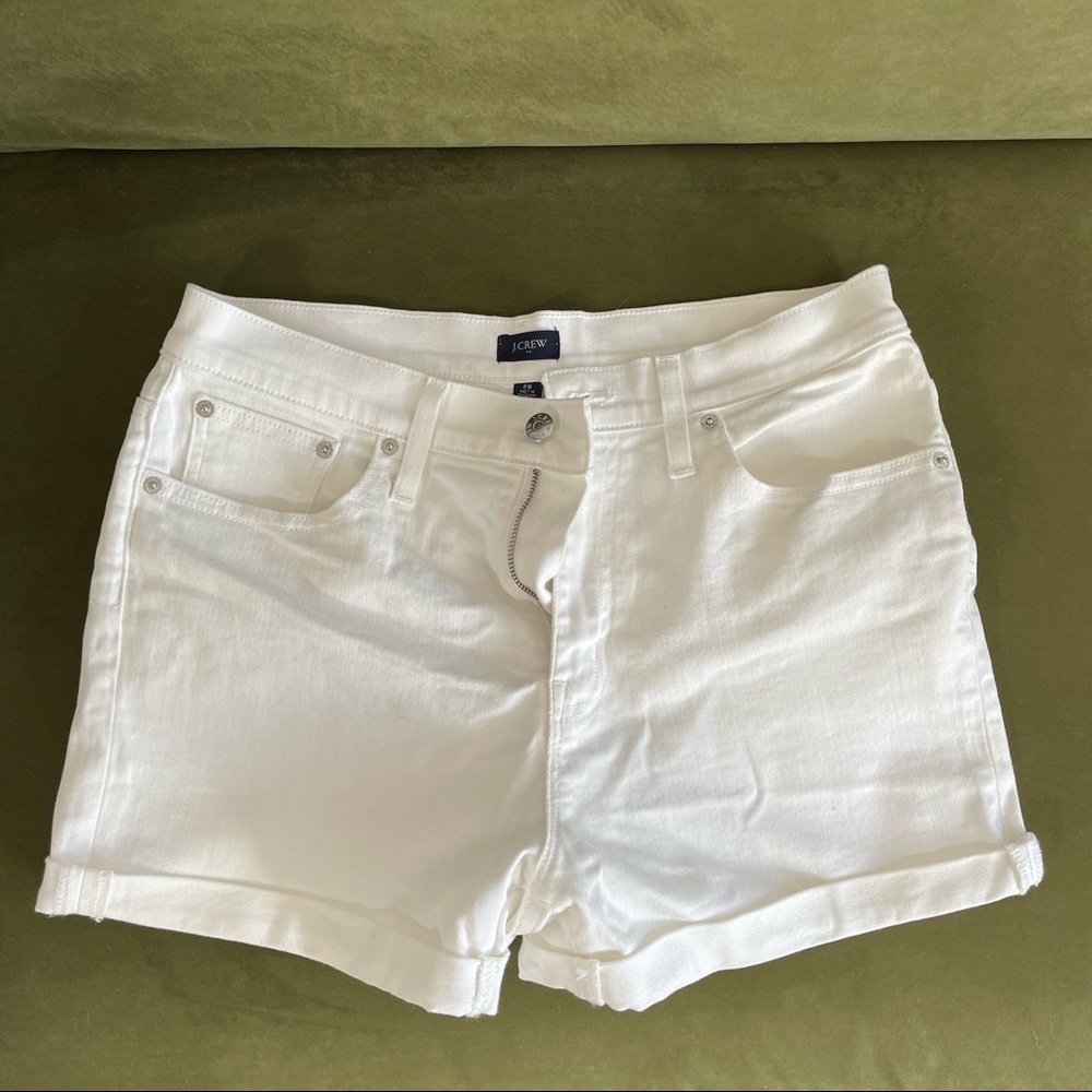 J. Crew Cuffed White Shorts Size 28 🤍